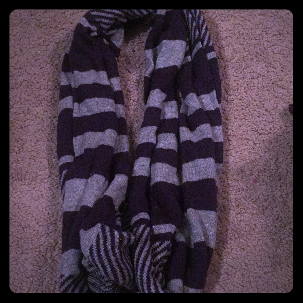 Women’s scarf